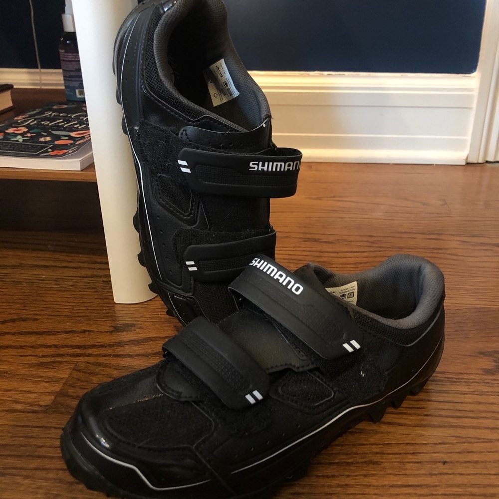 Size 42 spin shoes